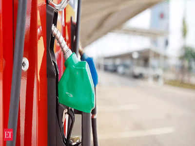 Petrol Price Today: తగ్గిన ముడి చమురు ధరలు.. పెట్రోల్, డీజిల్ లేటెస్ట్ రేట్లు ఇలా!