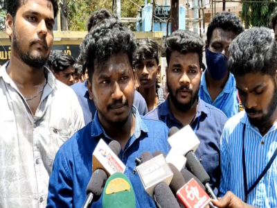 கோவை அரசு கல்லூரியில் இப்படி ஒரு சம்பவம்.. ஆட்சியரிடம் மனு கொடுத்த மாணவர்கள்!