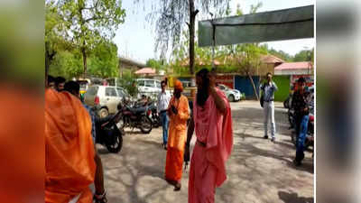 Ujjain News: रामेश्वर दास महाराज पर युवती ने लगाया दुष्कर्म की कोशिश का आरोप, विरोध करने पर मिलीं जान से मारने की धमकियां