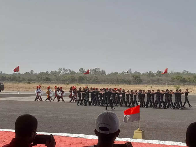 Combat Army Aviation Training School चा पदवीदान सोहळा सुरू