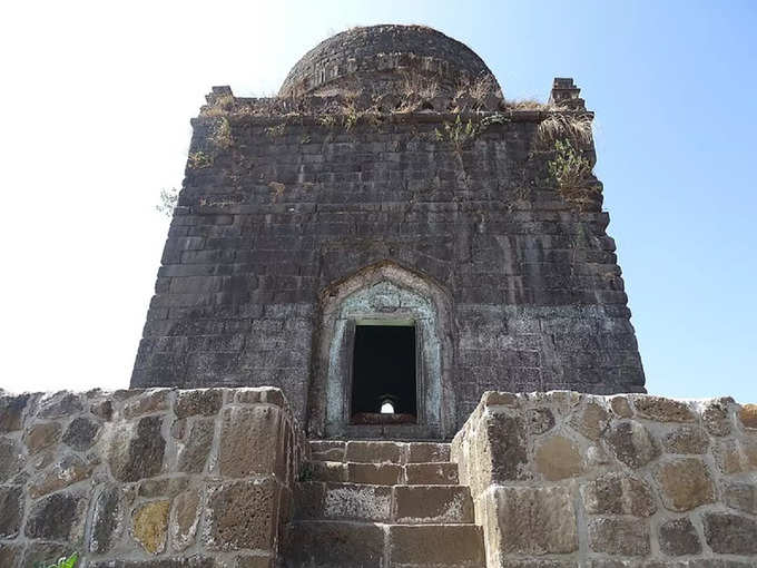 लोहागढ़ किला - Lohagad Fort