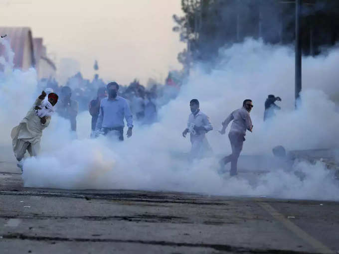 pak pm long march