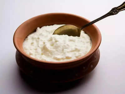 Curd with Sugar Benefits: घर से निकलते समय दही-चीनी क्यों खाते हैं? Ayurveda में हैं 6 जबरदस्त फायदे