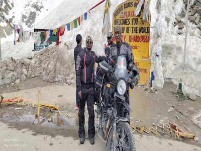 Ladakh Trip: ১৮ দিনে মোটরবাইকে ২,৪৪৮ কিলোমিটার পথ পেরিয়ে লাদাখ জয় জঙ্গলমহলের দুই যুবকের
