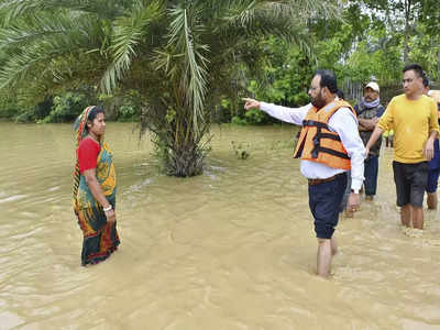 Assam Floods: বানভাসি অসম, বন্যা পরিস্থিতিতে মৃত বেড়ে ৩০
