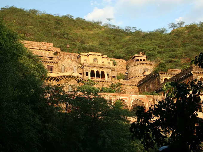 ​ನೀಮ್ರಾನಾ ಕೋಟೆ, ಜೈಪುರ