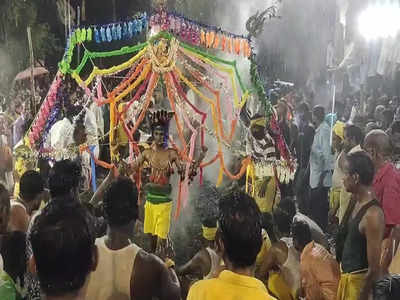 படைவெட்டி மாரியம்மன் கோவில் தீமிதி திருவிழா; கொட்டும் மழையிலும் பக்தர்கள் நேர்த்திக்கடன்!