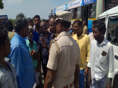 காரணம் இல்லாமல் ஓட்டுநருக்கு அடி: ராமநாதபுரத்தில் பகீர் சம்பவம்!