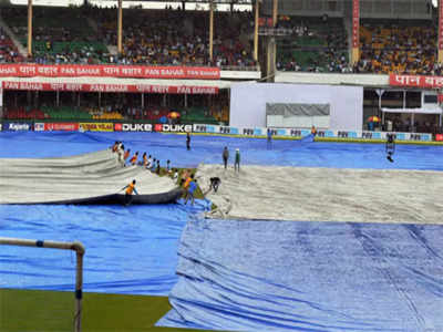 GT vs RR IPL 2022 Final: फाइनल में अगर बारिश हो गई तो कौन होगा विजेता ? यहां पर जानिए क्या कहते हैं IPL के नियम