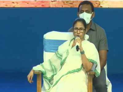 Mamata Banerjee: ধানের অভাবি বিক্রি হয়েছে! জেলা আধিকারিককে বকুনি মমতার