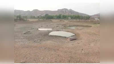 Jhansi News: सरकारी तालाबों को ही अतिक्रमण से नहीं बचा पा रहा प्रशासन, वर्षा जल संचय की योजना कैसे चढ़ेगी परवान