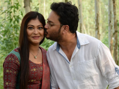 Rahul Arunoday Banerjee & Rooqma Ray: এই এত্তটা ভালোবাসি, আদুরে মুহূর্তে ফ্রেমবন্দি রুকমা-রাহুল