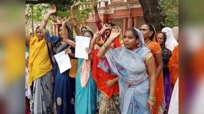 Shivpuri Water Crisis News : शिवपुरी में पानी किल्लत पर फूटा महिलाओं का गुस्सा, नगर पालिका चुनाव बहिष्कार की दी धमकी