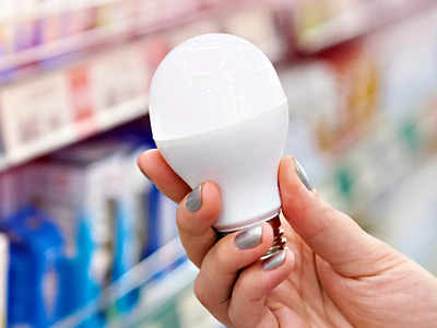 थोक के भाव में लोग खरीद रहे हैं ये Combo सेट वाले LED Bulb, मिल रहा है धांसू ऑफर