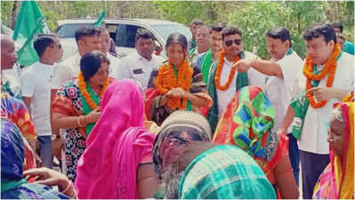 Odisha News : ब्रजराजनगर विधानसभा सीट उपचुनाव में अलका मोहंती को शुरुआती बढ़त, बीजद प्रत्याशी के बाद दूसरे नंबर पर बीजेपी