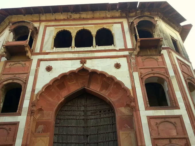 मुगल काल खत्म होने पर बनाई गई थी इमारत -
