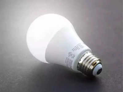 लाइट नसतानाही घर राहील प्रकाशमय, अवघ्या ६०० रुपयांच्या बजेटमध्ये मिळतायत ‘हे’ रिचार्जेबल LED बल्ब