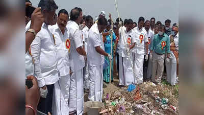 போட்டோவிற்கு போஸ் கொடுத்து சென்ற மக்கள் பிரதிநிதிகள்; குப்பைகளை சுத்தம் செய்த திருப்பத்தூர் ஆட்சியர்!