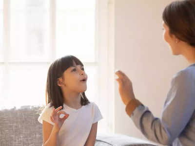 Parenting Tips : मुलांना वाईट संगतीपासून दूर ठेवण्यासाठी पालकांना फॉलो कराव्यात या ५ ट्रिक्स