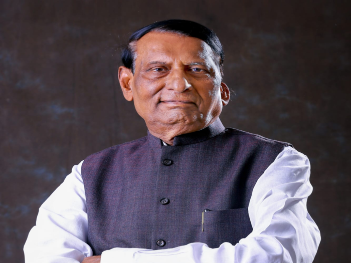 maharashtra latur news senior congress leader sr deshmukh passes away