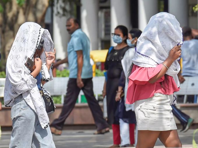 बिगड़ते पर्यावरण के कारण भीषण गर्मी का कहर