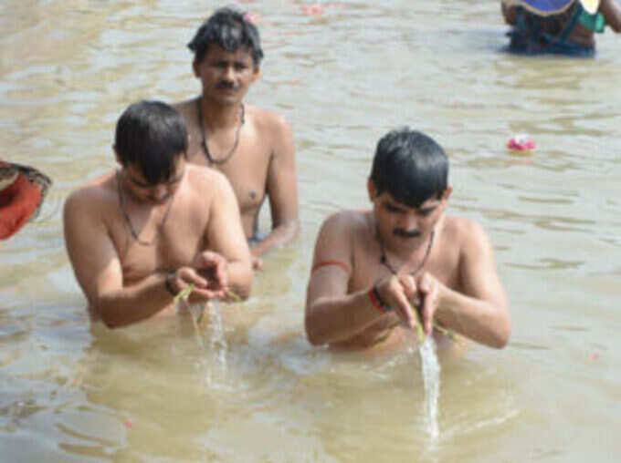 श्रद्धा भाव रखने से पितर रहते हैं प्रसन्न