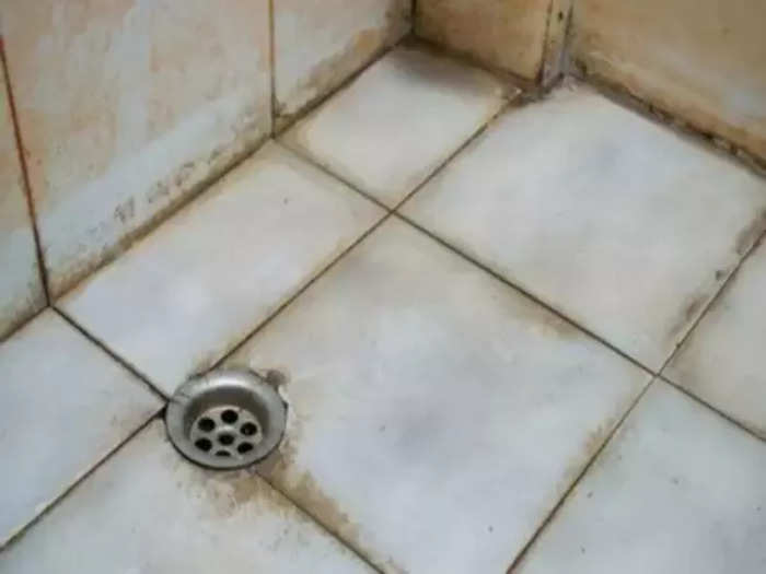 easy ways to clean kitchen tiles stains