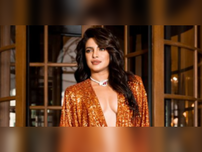 PHOTOS: બૉલ્ડ લૂકમાં જોવા મળી Priyanka Chopra, કેટલો મોંઘો છે તેનો આ ખાસ ડ્રેસ? 