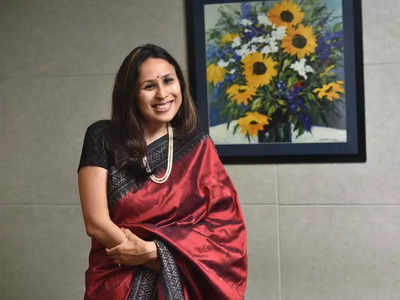 Radhika Gupta Success Story: गर्दन टेढ़ी, भारतीय थीं तो मजाक बनाया गया, सुसाइड करने जा रहीं थीं...33 साल की CEO राधिका गुप्ता की कहानी जानकर आप भी कहेंगे वाह !