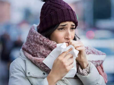 पुरुषों की तुलना में महिलाओं को लगती है अधिक ठंड, क्या इसके पीछे का साइंस?