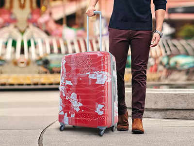 कहीं भी कैरी करने में आसान रहेंगे ये हल्के और मजबूत Luggage Bags, मिल रही 69% तक की भारी छूट