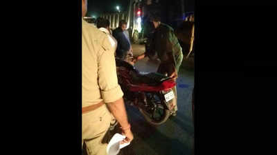 Hamirpur Accident: कानपुर-सागर नैशनल हाइवे पर तेज रफ्तार ट्रक ने बाइक सवारों को रौंदा, 3 युवकों की मौके पर मौत