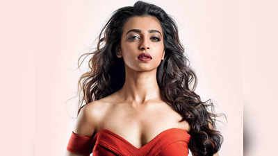 Radhika Apte: राधिका आप्टे को मेकर्स ने फिल्‍म से निकाला, ऐक्‍ट्रेस से कहा- तुम्‍हारे होंठ और ब्रेस्‍ट छोटे हैं