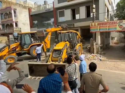 Prayagraj Violence: जहां से चले थे पत्थर, प्रयागराज में वहां पहुंचा बुलडोजर...कानपुर में तोड़े गए अवैध निर्माण