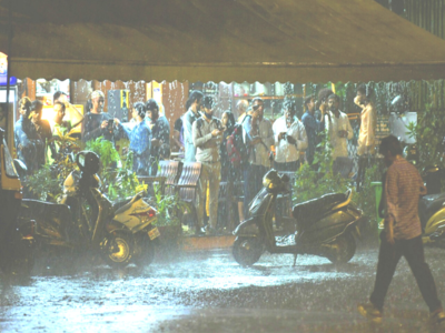 Weather Alert : मुंबईला IMD कडून येलो अलर्ट, या विकेंडला मुसळधार पावसाचा इशारा