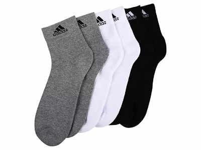 घरात असो किंवा बाहेर हे Socks for men घेतील तुमच्या पायांची काळजी!