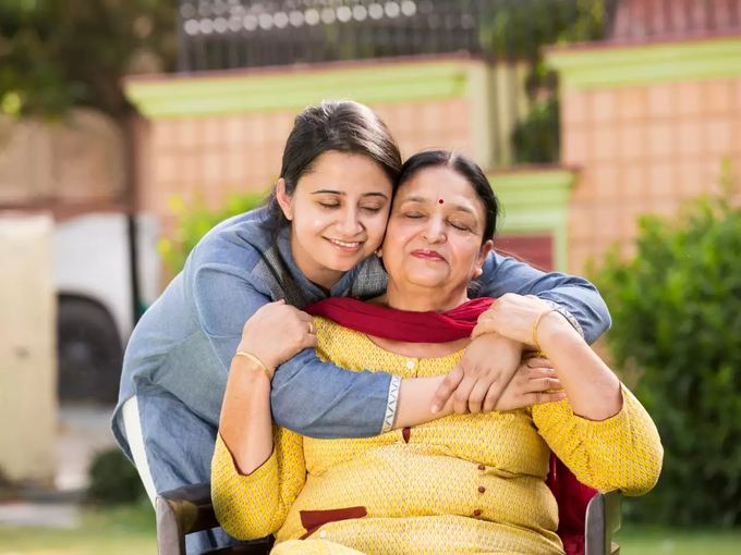 ​गुस्से से नहीं मां आराम से करती है बात