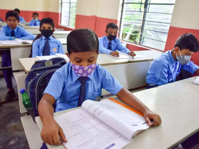 Schools Reopening: राज्यातल्या शाळांमध्ये आजपासून किलबिलाट