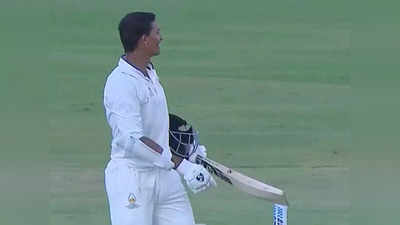 Ranji Trophy: रणजी ट्रॉफी में फिर बोला यशस्वी जायसवाल का बल्ला, लगातार दूसरे मैच में जड़ी सेंचुरी