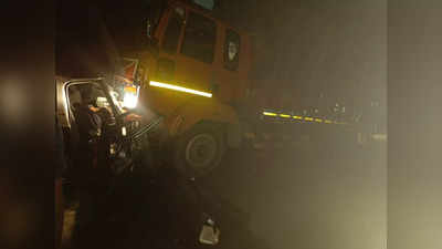 MP News : इंदौर-खंडवा रोड पर भीषण हादसा, ट्रक ने कार को मारी टक्‍कर, दो पुलिस जवान सहित तीन लोगों की मौत, सीएम ने जताया शोक