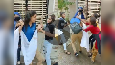 Viral Video: ஈவிரக்கமின்றி பிட்சா பணியாளரைத் தாக்கிய 4 பெண்கள்!