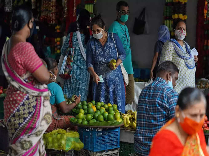 बाजारों में भीड़, मास्‍क की बेफ‍िक्री से बढ़े केस