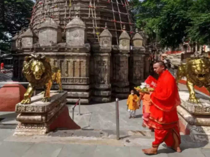 ​ಪ್ರದಕ್ಷಿಣೆ ಹಾಕುವಾಗ ಈ ಮಂತ್ರವನ್ನು ಪಠಿಸಿ