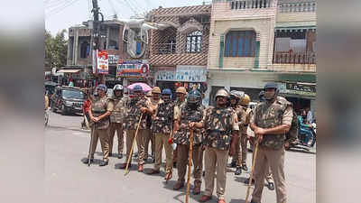 वेस्ट UP में जुमे की नमाज को लेकर अलर्ट, कई जिलों में पुलिस ने फ्लैग मार्च निकाला