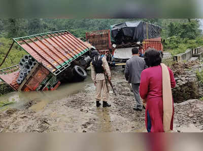 Assam Landslide: অসমে ভূমিধসে মৃত ২ নাবালক, আগামী পাঁচ দিন জারি ভারী বৃষ্টির সতর্কতা