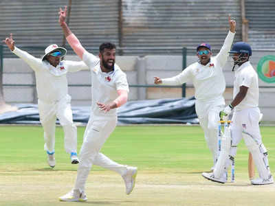 रणजी करंडक क्रिकेट :  मुंबईचा संघ जवळपास अंतिम फेरीत, मिळवली त्रिशतकी आघाडी