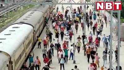 Agnipath Protest: अग्निपथ के विरोध में युवाओं ने बलिया रेलवे स्टेशन पर जमकर की तोड़फोड़, देखिए वीडियो