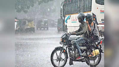 Monsoon Bike Ride Tips: पावसाळ्यात बाइक चालवताना या टिप्स करा फॉलो, सुरक्षित रायडिंगसह पावसाचा आनंद घ्या