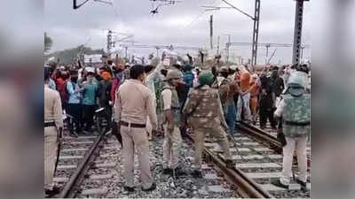Agnipath Protest In Indore : इंदौर में अग्निपथ पर दूसरे दिन भी उपद्रव, स्टेशन पर पथराव, कई पुलिसकर्मी घायल, आंसू गैस के गोले दागे