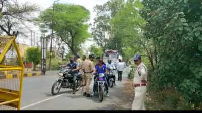 महू में अग्निपथ के विरोध में सड़कों पर उतरे छात्र, प्रशासन ने सख्‍ती दिखाते हुए वापस भेजा, पुलिस बल तैनात